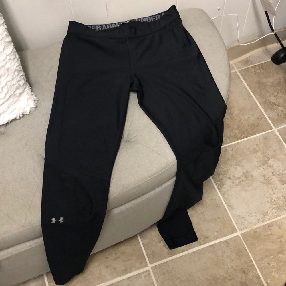 Under Armour Yoga work out pants in black